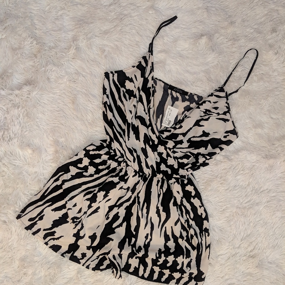 Black amd white jumper